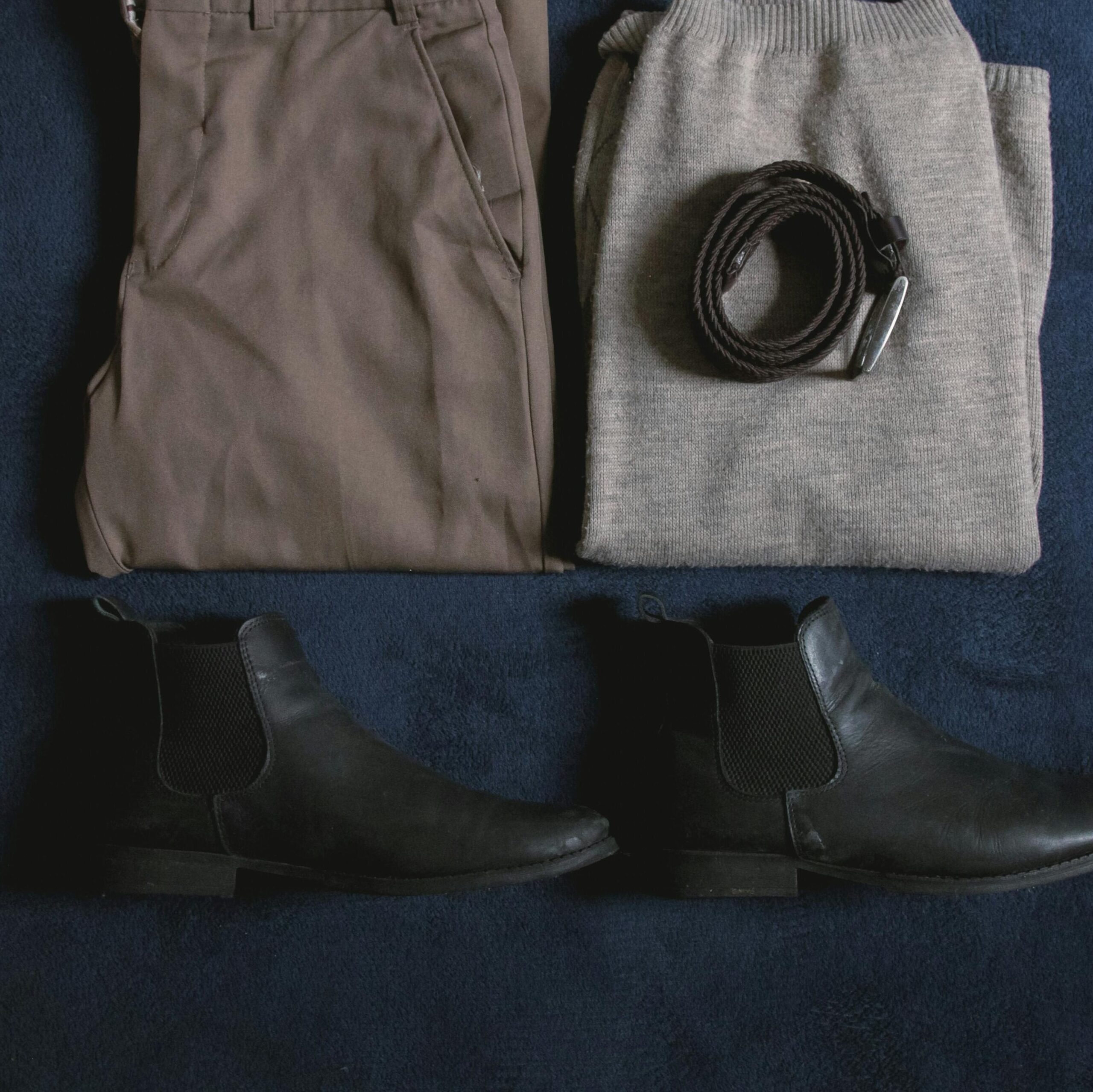 Capsule Wardrobe Kombinationen für Männer — 30 Teile mehr Outfits als 80