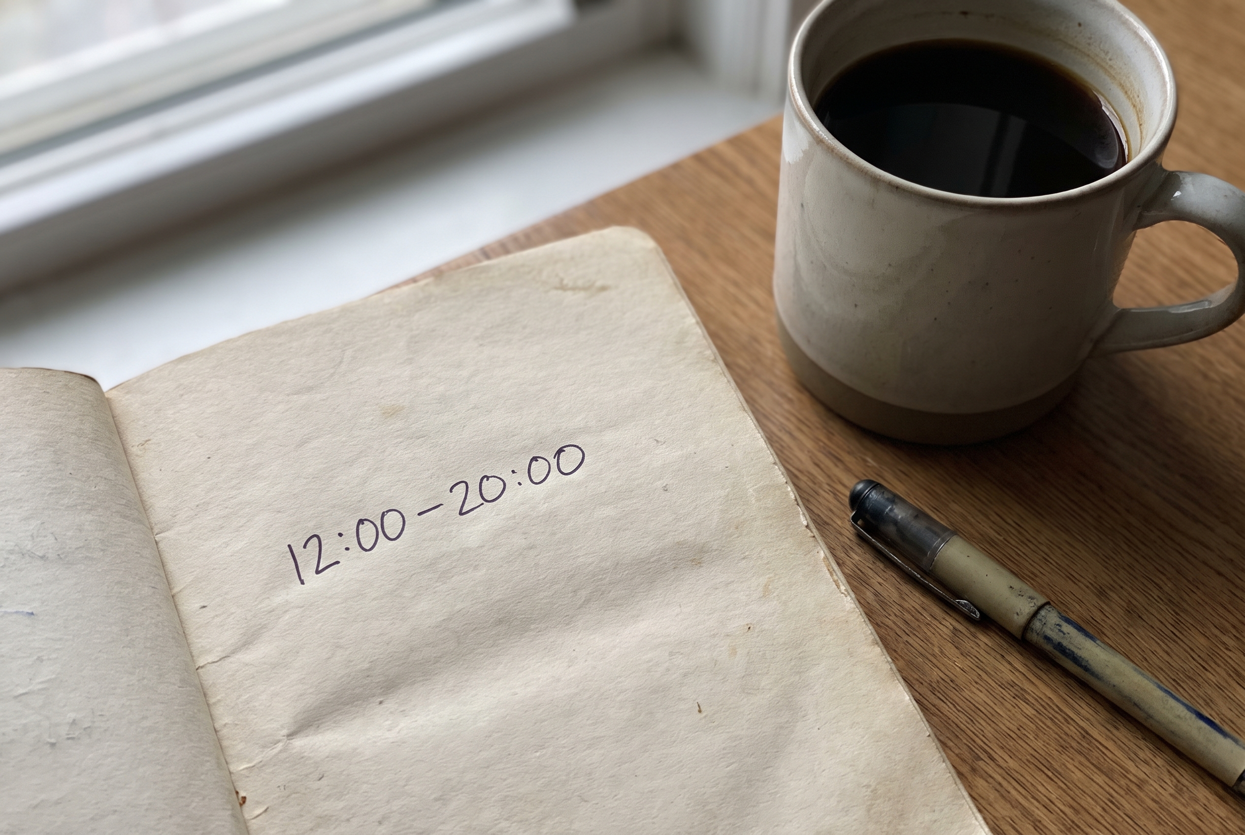 Notizbuch mit Essensfenster-Zeiten 12 bis 20 Uhr – Intervallfasten-Planung